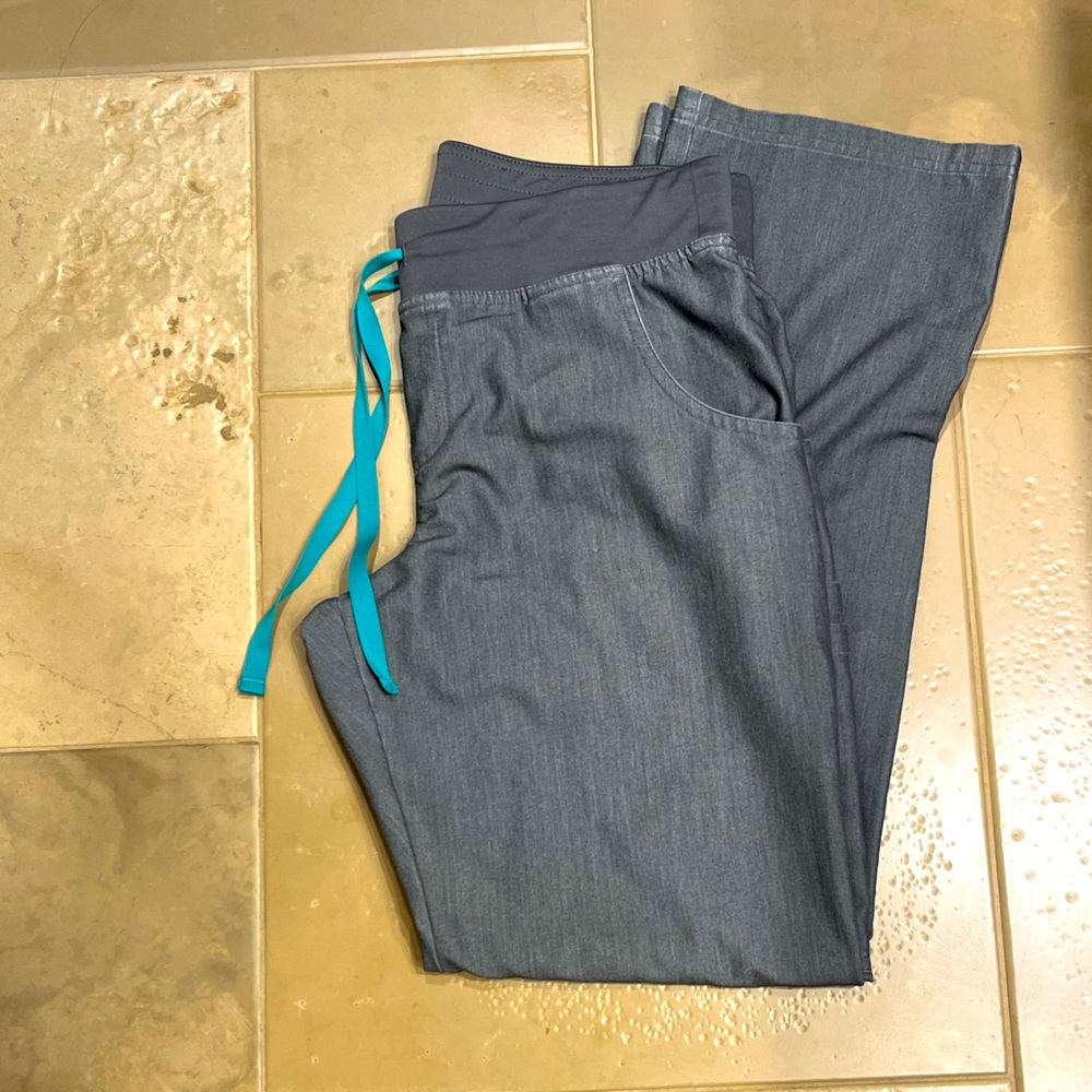 Figs Kade Pant size small Graphite
